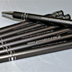 Grawer logo na długopisach